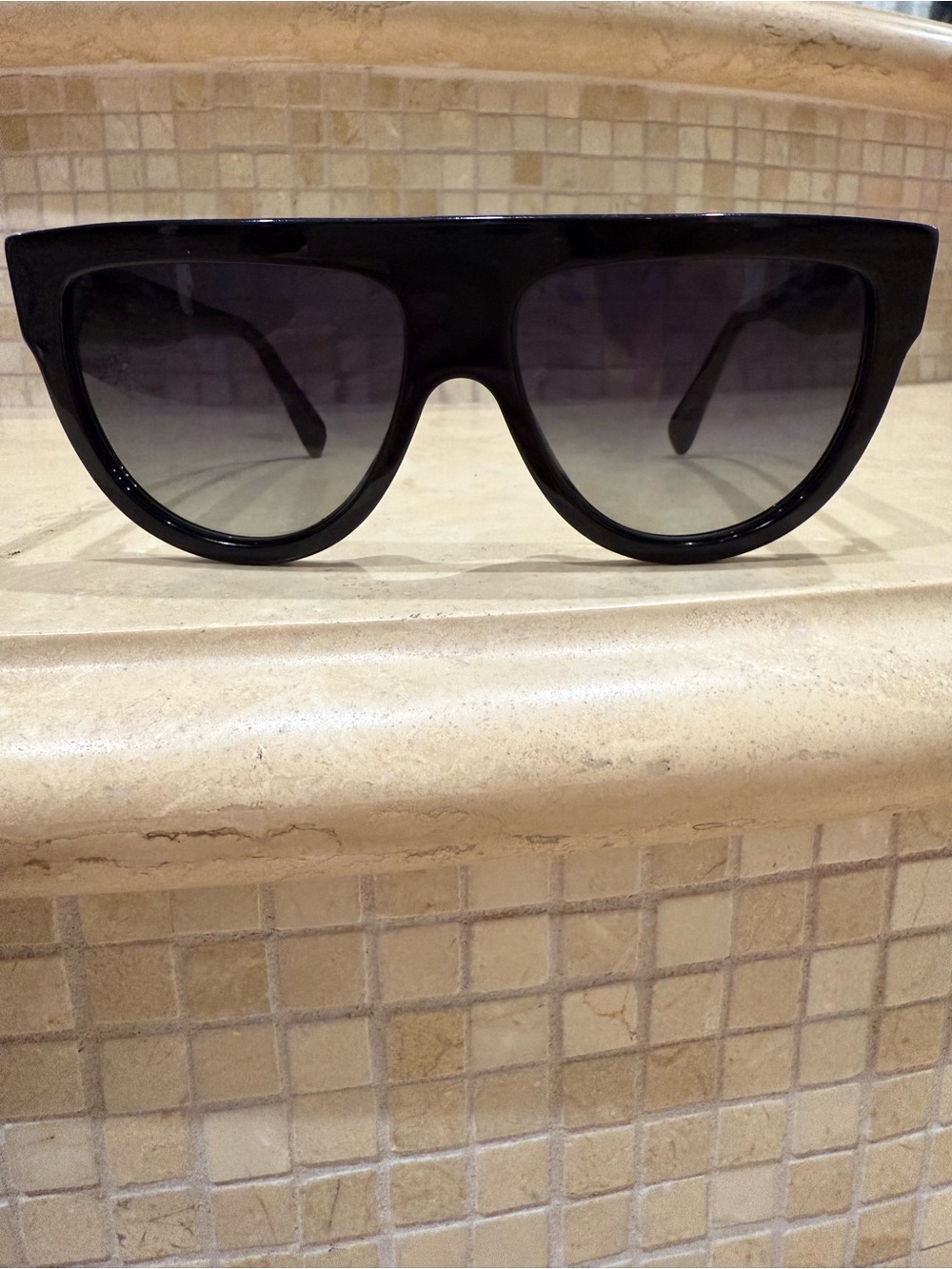 Celine Black Oversized Sunglasses CL40001I
Polarized